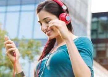 संगीत का भी सेहत पर पड़ता है प्रभाव, ऐसे हो सकता है मददगार