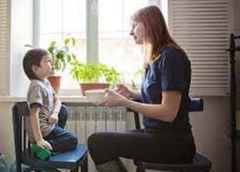 सिर्फ बेटी ही नहीं बल्कि बेटे को भी सिखाएं घर के काम