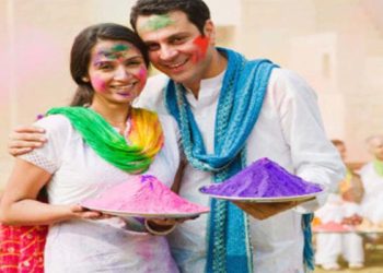 होली पर खुशहाली और अच्छे भाग्य के लिए इस प्रकार धारण करें वस्त्र