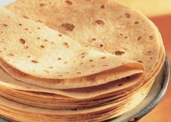 रोटी भी बदल सकती है किस्मत, आइए जानते हैं नसीब बदलने वाले रोटी के टोटके