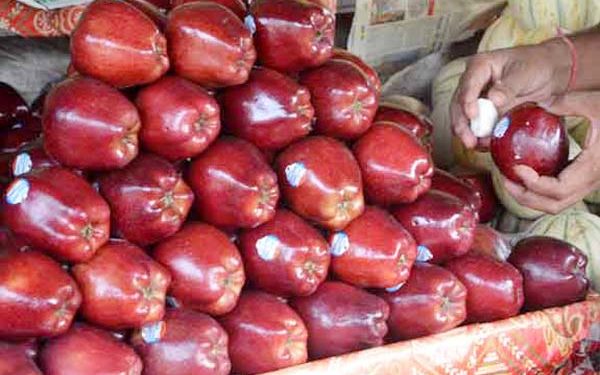 बाजार से चमकदार सेब खरीदने वाले हो जाएं सावधान