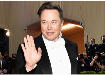 मस्क की कर्मचारियों को चेतावनी, ऑफिस आकर काम करें, वरना…