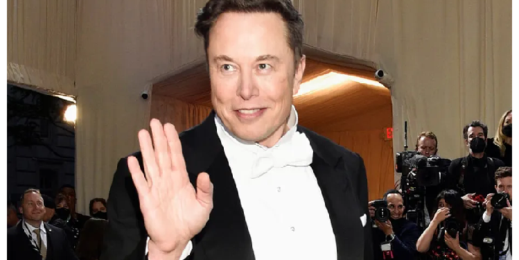 मस्क की कर्मचारियों को चेतावनी, ऑफिस आकर काम करें, वरना…