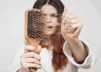 मॉनसून में बालों में लगायें ये मास्क और रुखे बेजान बालों को बनाएं खूबसूरत