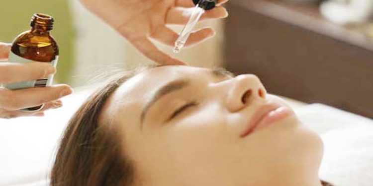अपने ब्यूटी रुटीन में करें बदलाव और फेस सीरम से पाये अच्छी त्वचा
