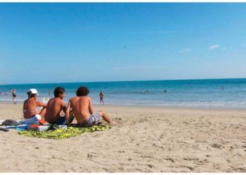 इस देश में महिलाएं नहीं पहन सकती बिकनी, उल्लंघन पर देना होगा 40 हजार का जुर्माना