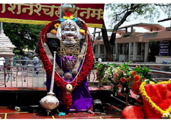 शनि के अशुभ प्रभाव से बचने के लिए करें ये आसान उपाय