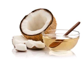 सेहत के लिए वरदान है नारियल का तेल है लेकिन ऐसे करना होगा इस्तेमाल