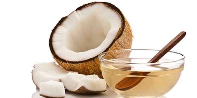 सेहत के लिए वरदान है नारियल का तेल है लेकिन ऐसे करना होगा इस्तेमाल