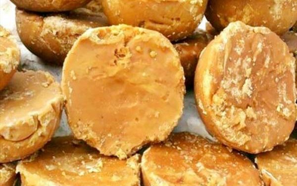 गुड़ एक बेहतरीन एनर्जी बूस्‍टर, कई समस्याओं को भी दूर करने में फायदेमंद