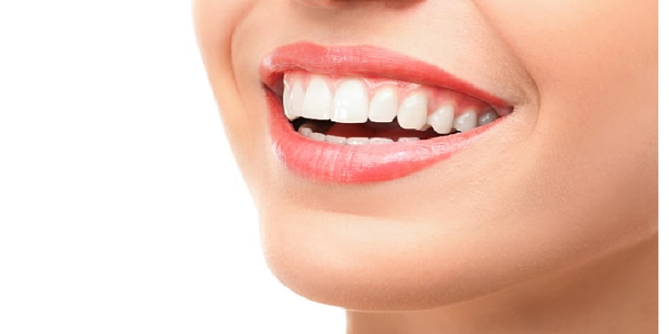 किचन में रखी इन चीजों से मोतियों जैसे चमक उठेंगे दांत, एक बार जरुर करें इस्तेमाल