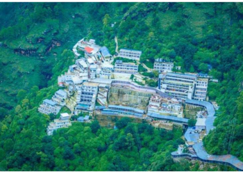 अगर दर्शन के लिए वैष्णो देवी जा रहे हैं तो इन खूबसूरत जगहों पर घूमना ना भूले