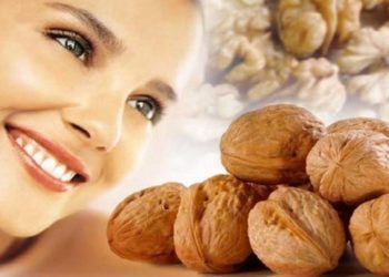 अगर आप भी अपनी खूबसूरती बढ़ाना चाहते हैं तो एक बार जरुर अपनाएं अखरोट