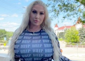 इस महिला को इंसान नहीं मानते लोग!, कारण जानकर रह जाएंगे हैरान