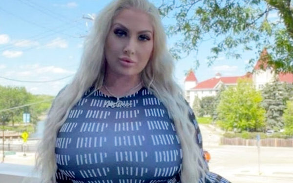 इस महिला को इंसान नहीं मानते लोग!, कारण जानकर रह जाएंगे हैरान