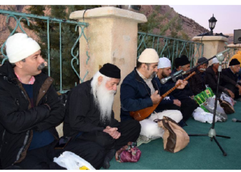 वो धर्म जिसमें मूंछें मानी जाती हैं पवित्र, अनुयायी पूरी उम्र नहीं काटते