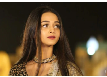 कौन है ‘मेरा दिल ये पुकारे आजा’ की वायरल गर्ल आयशा, जिसके सिर्फ एक डांस ने सोशल मीडिया पर आग लगा दी