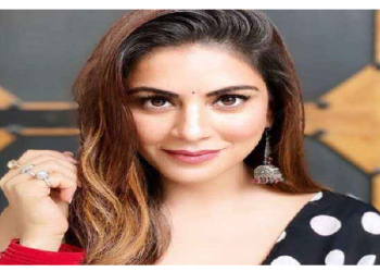 टीवी की इस संस्कारी बहू ने सरेआम पकड़ी अपनी ऑनस्क्रीन बहन की ऐसी चीज