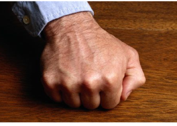 लोग बात-बात पर क्यों कहते हैं टचवुड, कहां से आया ये शब्द? ऐसा है इतिहास