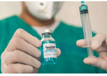 सवालों के घेरे में कोरोना वैक्सीन, क्या कोरोना बीमारी ने कर दिया है दिल को कमजोर?