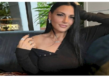 8000 लेकर ही महिला देती है प्यार की झप्पी!