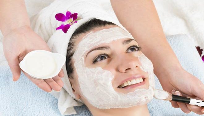 कामकाज़ी महिलाएं कम वक्त में ऐसे निखारें अपनी सुंदरता, फॉलो करें ये आसान उपाय