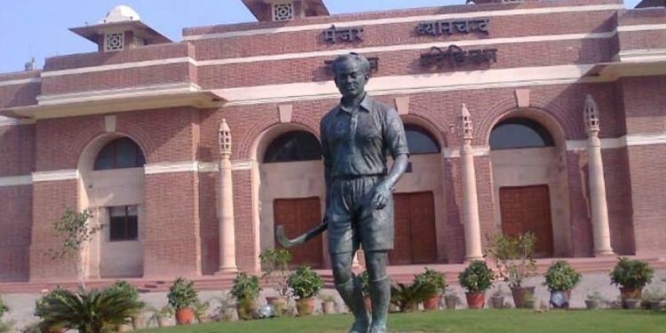 उपेक्षा का शिकार हो रहा ध्यानचंद स्टेडियम