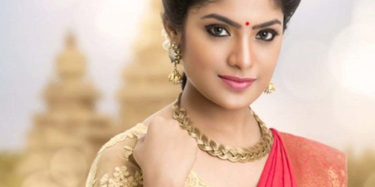 नेचुरल ब्यूटी पाने के लिए अपनी असली सुंदरता को ऐसे पहचानें