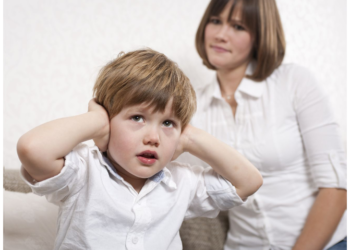 अगर आपको बच्चा नहीं सुनता आपकी बात तो अपनाएं ये तरीके