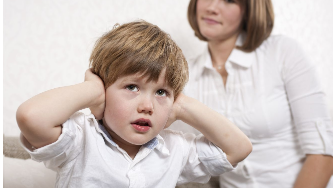 अगर आपको बच्चा नहीं सुनता आपकी बात तो अपनाएं ये तरीके