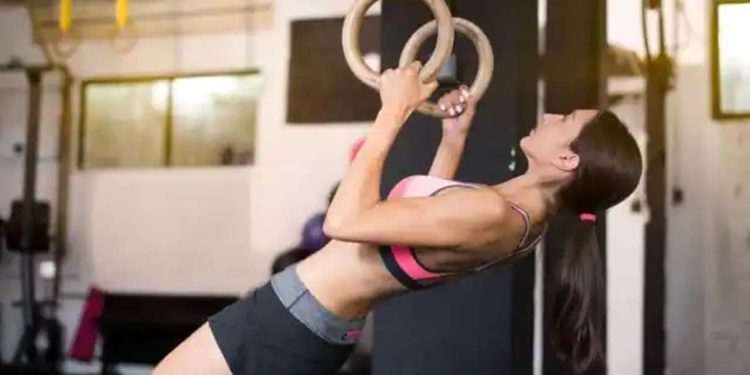 फिटनेस के लिए अगर जिम जाती हैं तो रखें इन बातों का ध्यान