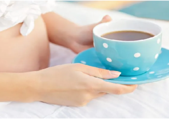 प्रेगनेंसी में महिला को रखनी चाहिए चाय से दूरी, अधिक सेवन से महिला हो सकती हैं मिसकैरेज का शिकार