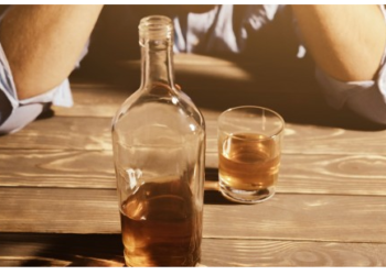 शरीर में दिखे ये संकेत तो समझ लें आ गया है शराब छोडने का समय, शरीर के इन हिस्सों पर भी डालती नेगेटिव असर