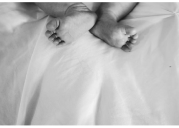 अफेयर से पैदा हुई बेटी, DNA टेस्ट में खुली असलियत तो सदमे में आ गई औलाद!