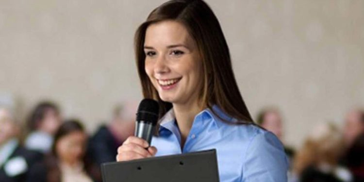 विचारों को पेश करने में घबराते हैं तो करें ये उपाय