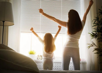 बच्चों में ऐसे डाले सुबह उठने की आदत