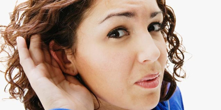 अगर आपके कानों में सुनाई दे सीटी की आवाज तो हो जाएं सावधान!