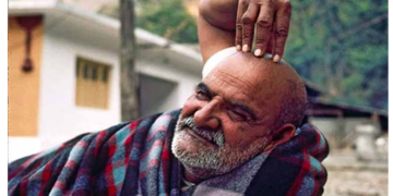 नीम करोली बाबा के बुलेट प्रुफ कंबल का चमत्कार, दुश्मन से घिरे युवक को ऐसे बचाया था