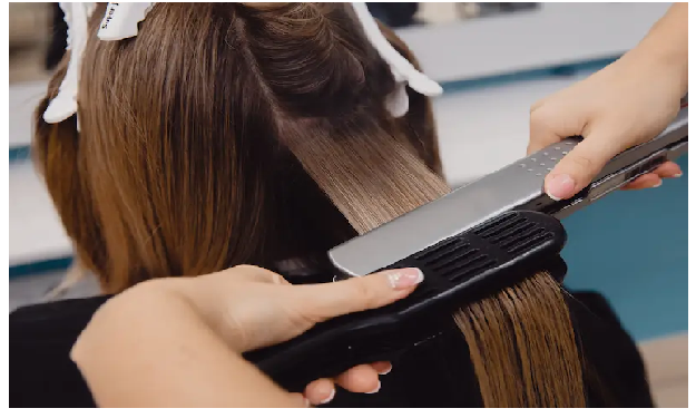 बाल सीधे करने वाली मशीन बालों को करती है डैमेज? ऐसे करें बचाव