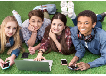 इस बड़ी वजह से बच्चों में आ रही है बच्चों के सामाजिक कौशल में कमी