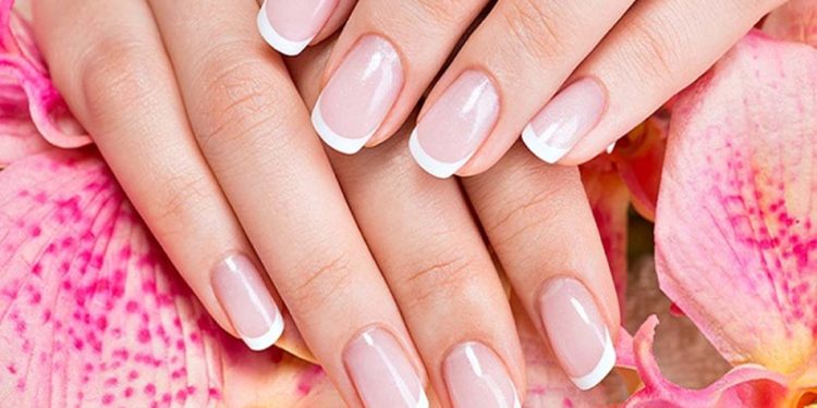 नाखून भी बढ़ाते हैं खूबसूरती