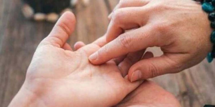 अपराध की तरफ धकेलते हैं हाथ में बने ऐसे निशान