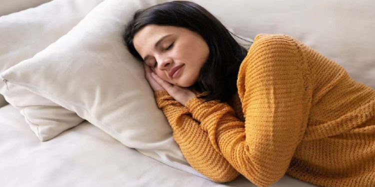 भाग्य बनाने में सही दिशा का होता है बड़ा असर, इन दिशाओं में भूलकर भी ना साएं