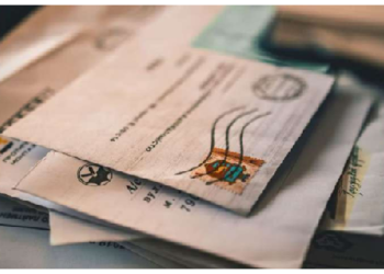 रसीदी टिकट उल्‍टा लगाया तो उम्रकैद का प्रावधान, यहां लागू है यह अजीबोगरीब नियम