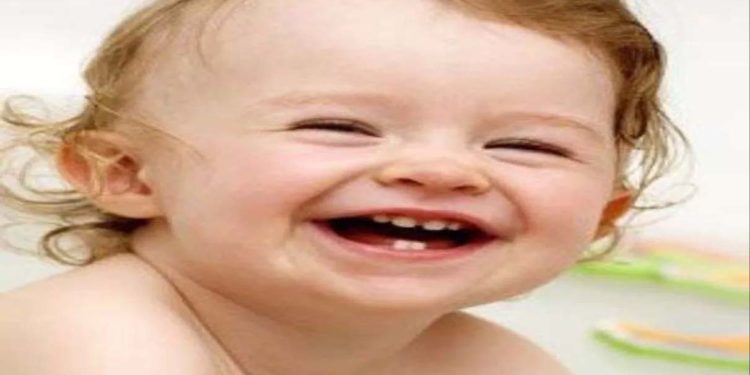 जब निकल रहे हों बच्चों के दूध के दांत तो ऐसे करें देखभाल