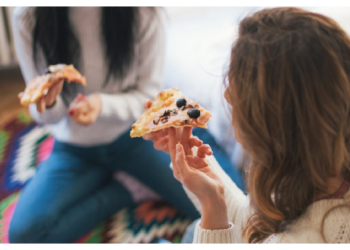 खाने-पीने की चीजें चुराने वाली रूममेट को ‎‎सिखाया सबक