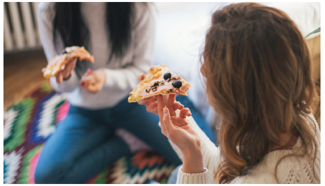 खाने-पीने की चीजें चुराने वाली रूममेट को ‎‎सिखाया सबक