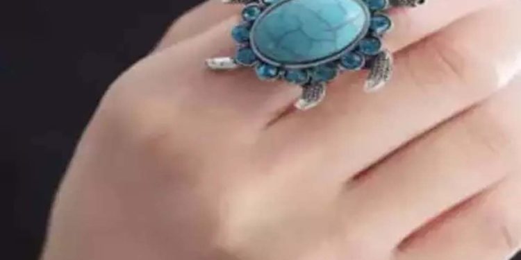 जानिए क्यों बढ़ रहा है कछुए वाली रिंग का क्रेज