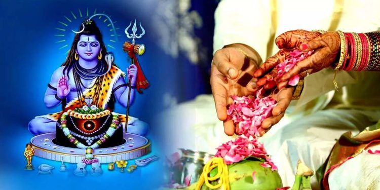 सावन माह में भगवान शिव की अराधना करें