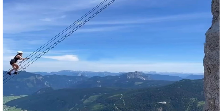 स्वर्ग की सीढ़ी से फिसला पैर, हुई मौत, पर्यटक 90 मीटर से अधिक ऊंचाई से गिरा